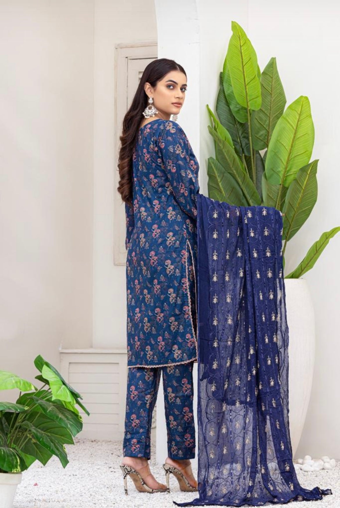 Navy Lawn Rangz Pret suit with pink floral detailing adorned with lace including pleated straight trousers and an embroidered chiffon dupatta.