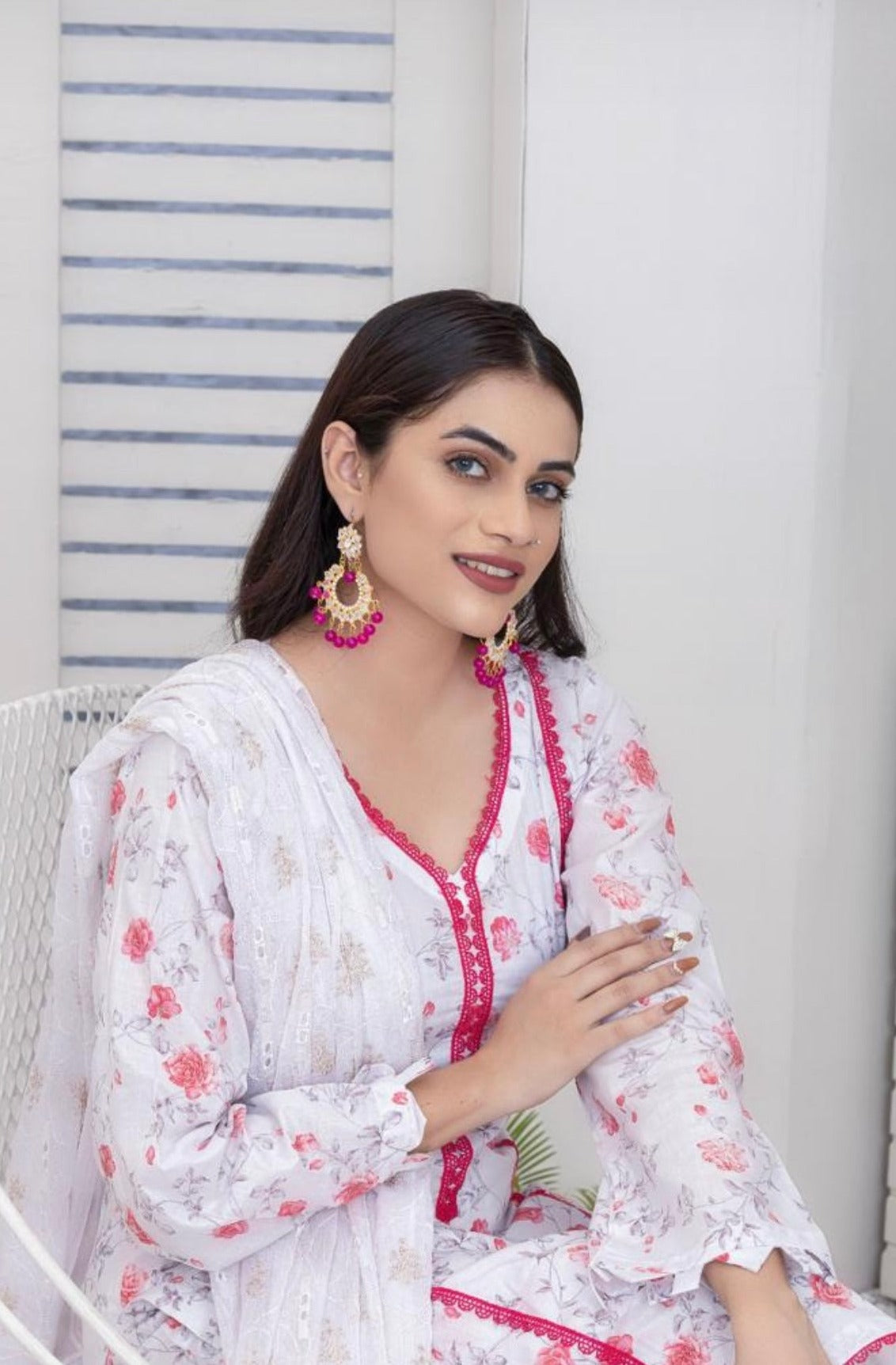 White Lawn Rangz Pret suit, White floral suit adorned with pink lace including straight floral printed trousers and an embroidered chiffon dupatta.