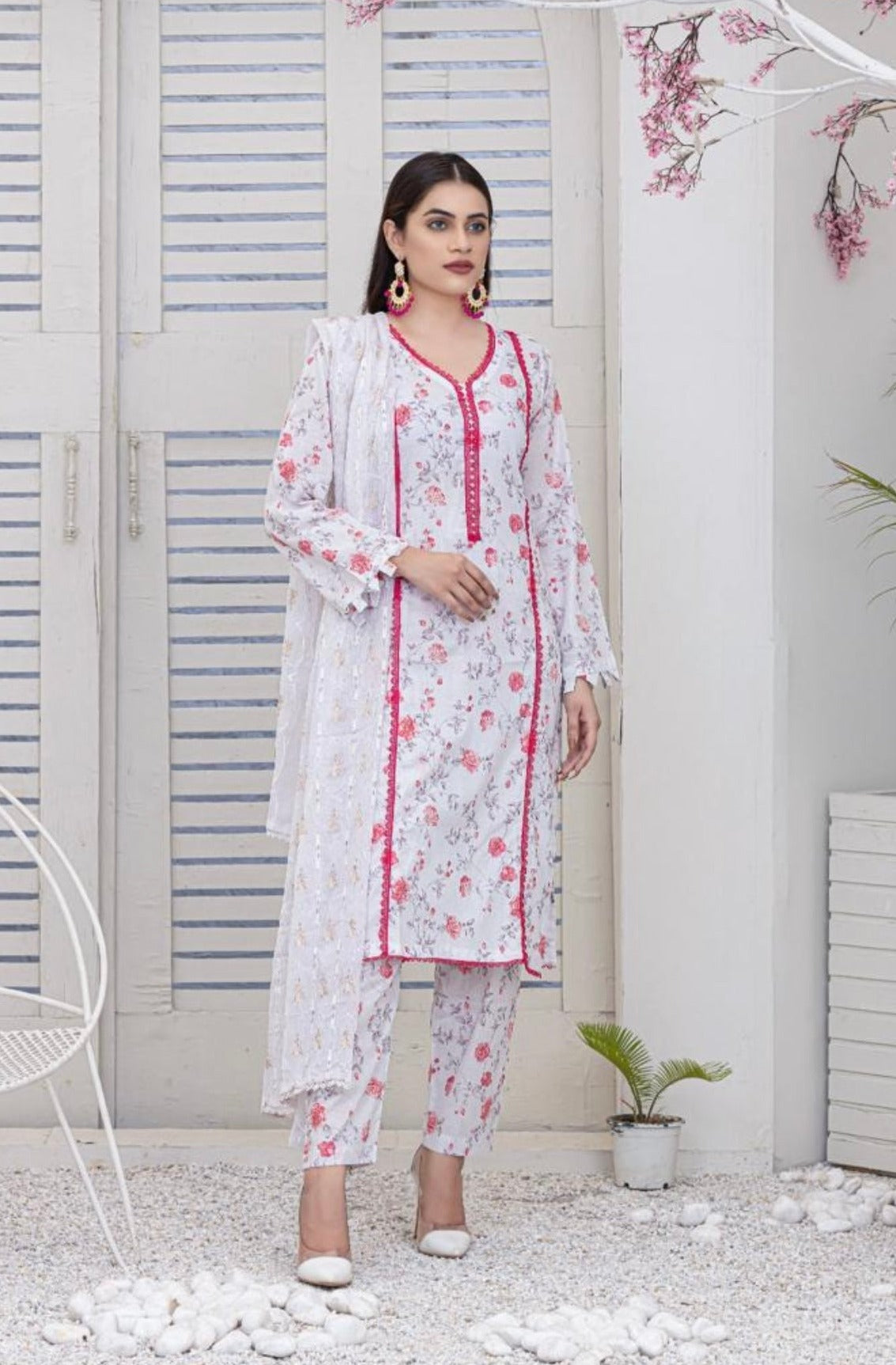 White Lawn Rangz Pret suit, White floral suit adorned with pink lace including straight floral printed trousers and an embroidered chiffon dupatta.